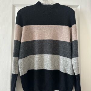 C by Bloomingdale’s cashmere turtleneck size medium. $39